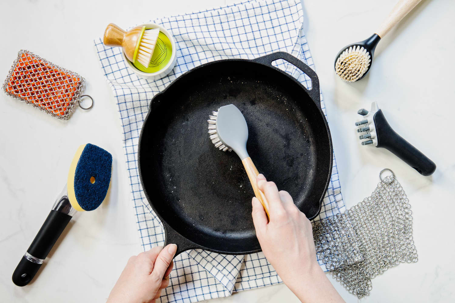 Best Scrubbers for Cast Iron Skillets and Grill Pans The Kitchn